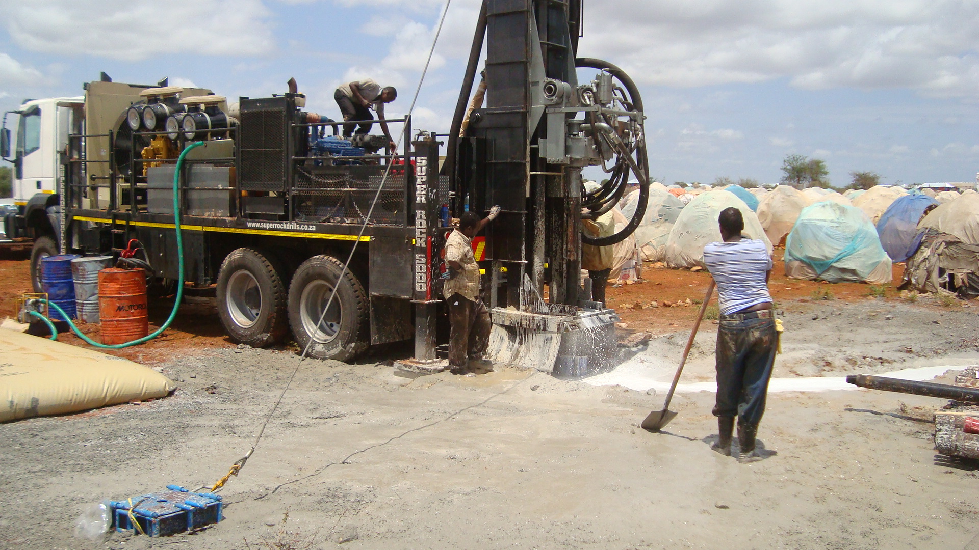 Borehole drilling rig